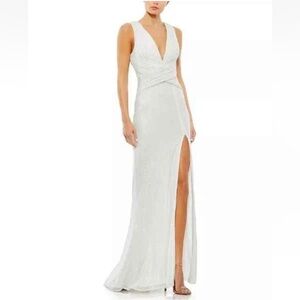 Mac Duggal women's White Sequin slit Sheath Gown long Dress - size 4 retail $398